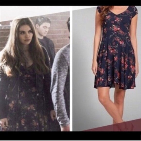 Abercrombie & Fitch Navy Floral Mini Dress with Back Cutout - Picture 9 of 9